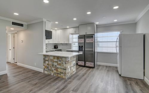 523 Normandy K, Delray Beach FL  33484-4824 exterior