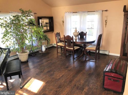 15 Cepp Rd, Perkiomenville, PA 18074-9742