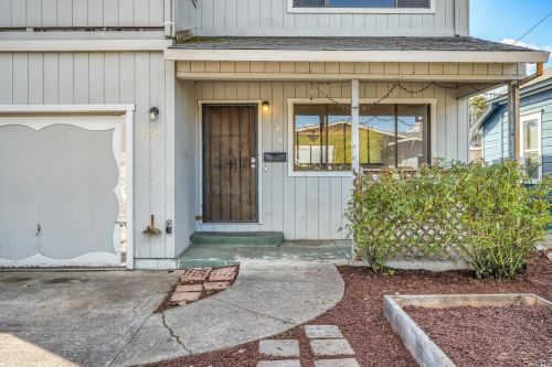 839 Ripley St, Santa Rosa, CA 95401-4749