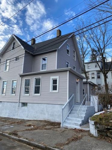 268 State St, Ansonia, CT 06401-3048
