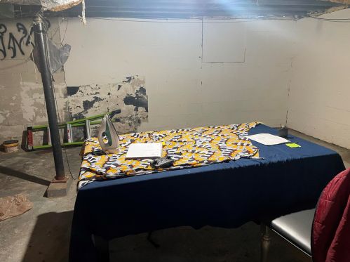 1964 Finn Pl, Milwaukee WI 53206-1338 exterior