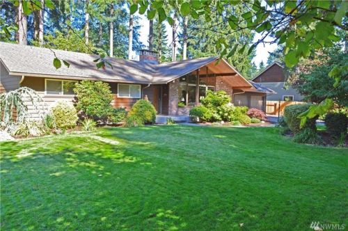 8128 Lakeridge Dr, Olympia, WA 98503-4132