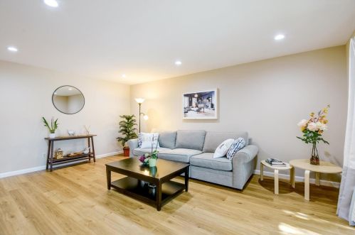 938 Clark Ave, Mountain View CA  94040-2252 exterior