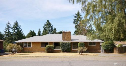 432 143rd St, Seattle, WA 98133-6832
