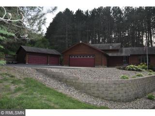 662 Gilbert Rd, Hudson, WI 54016-7926