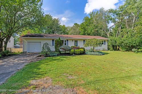 303 Virginia Dr, Bricktown, NJ 08723-7122