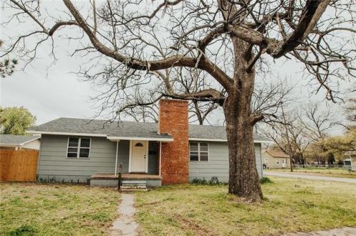 629 Santa Fe St, Pauls Valley, OK 73075-2442
