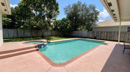 12834 21 St, Hollywood FL 33024-3216 exterior