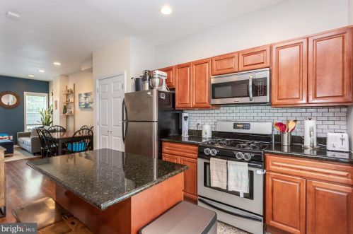 726 24 St, Philadelphia PA 19146-2540 exterior