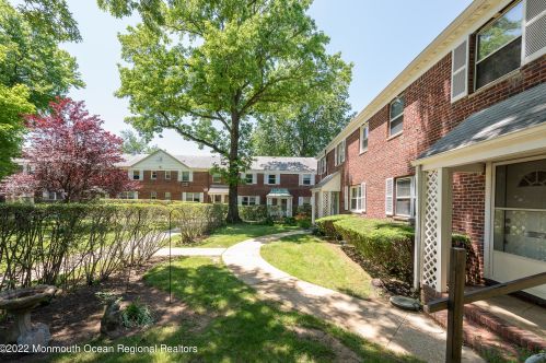 155 Manor Dr, Tinton Falls NJ  07701-2458 exterior