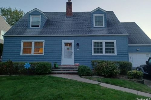 47 Berwick Rd, Hewlett, NY 11557-1531