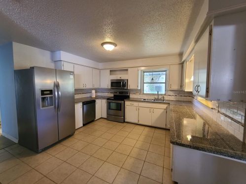 404 Jefferson Ave, Oldsmar, FL 34677-3643