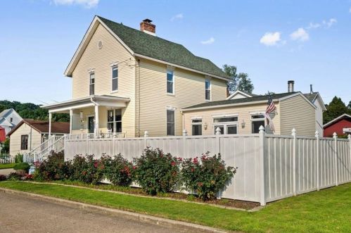218 4th St, West Newton, PA 15089-1604