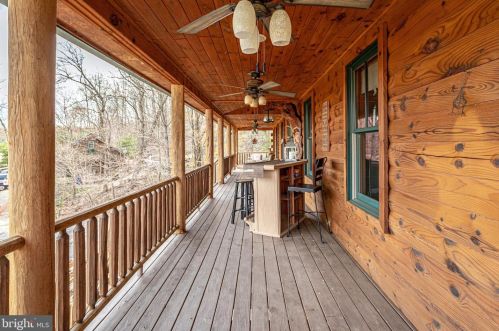 3714 Mountain Rd, Haymarket VA  20169-1739 exterior