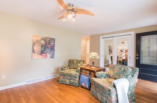 135 Brookside Dr, North Kingstown RI  02852-2005 exterior