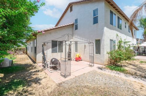 12607 Orangeblossom Ln, Riverside CA  92503-7059 exterior