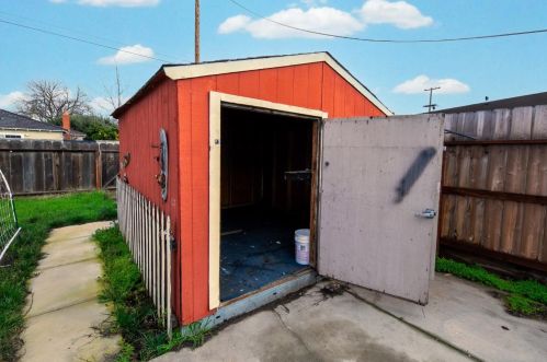 1413 Theo Ave, Modesto CA  95350-0626 exterior