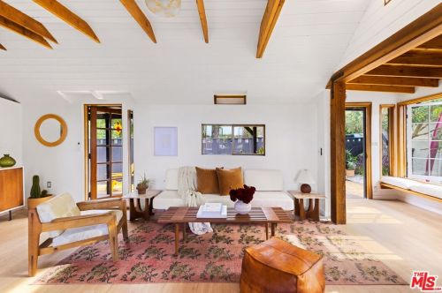 19751 Grand Vw Dr, Topanga CA  90290-3313 exterior