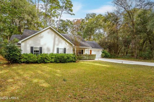 20 Sea Gull Dr, Beaufort, SC 29907-1314