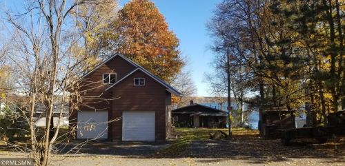 92 206th St, New Johannesburg, WI 54017-5700