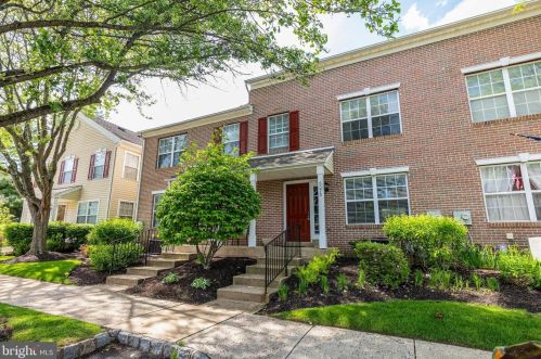 5075 Rebecca Fell Dr, Gardenville, PA