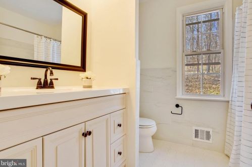 220 Hansell Rd, Newtown Square PA  19073-2509 exterior