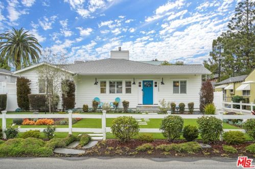 11589 Hartsook St, North Hollywood, CA 91601-3614