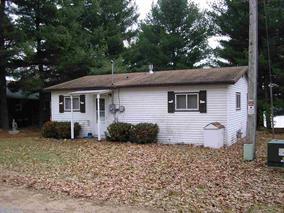 31 Lakeshore Dr, Montello, WI 53949-9394