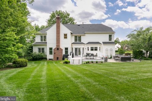 1007 Sherman Ct, Great Falls, VA 22066-1362
