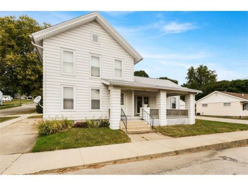 114 Railroad St, Norway, IA 52318-9586
