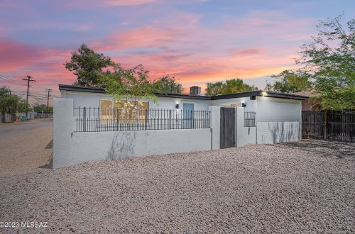 1044 7th Ave, Tucson, AZ 85705-7711