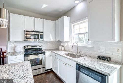 152 General Stonewall Jackson Blvd, Harpers Ferry WV  25425-3018 exterior