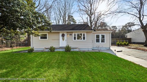 204 Essex Dr, Bricktown, NJ 08723-6502