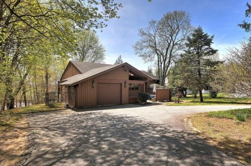7 Wordins Ln, Bridgeport, CT 06611-5516