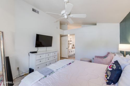 8812 Riviera Dr, Scottsdale AZ  85260-5814 exterior