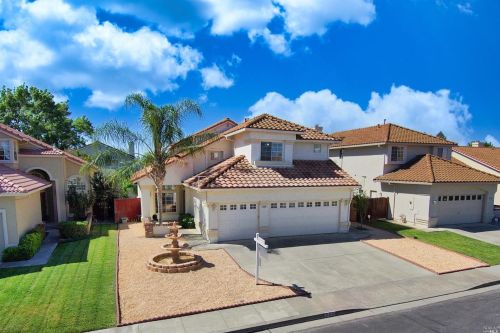 272 Sparrow St, Vacaville CA  95687-7225 exterior