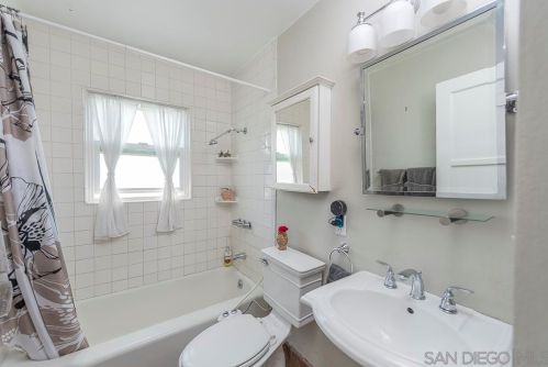 3381 Mtn Vw Dr, San Diego CA 92116-1950 exterior