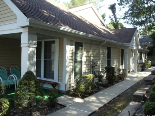7 Cutchogue Ct, Panamoka, NY 11961-1606