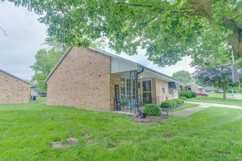 2219 Manhattan Blvd, Springfield OH  45504-4256 exterior