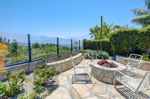 16 Castellina Dr, Newport Beach, CA 92657-1616