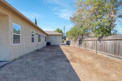 126 Mylnar Ave, Manteca CA  95336-4908 exterior