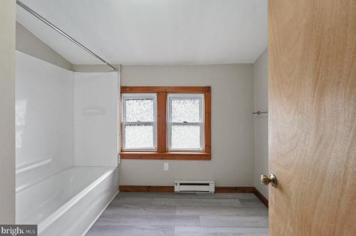 3728 Norwood Ave, Downingtown PA  19335-2048 exterior