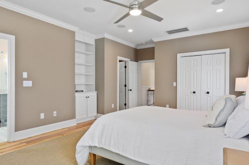 109 Shelmore Blvd, Mount Pleasant SC  29464-6614 exterior