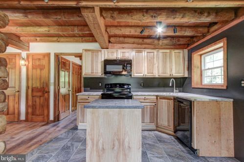 190 Royal Manor Rd, Easton PA  18042-8702 exterior