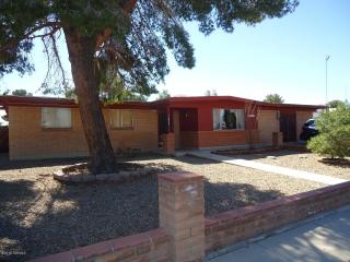 7830 Dogwood St, Tucson AZ  85730-4207 exterior