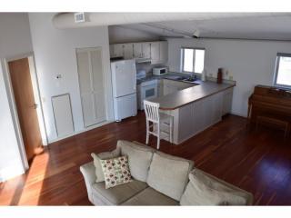 1 Steele St, Burlington, VT 05401-6204