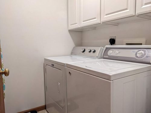 1771 Pinehurst Dr, Springfield OH 45502-7897 exterior