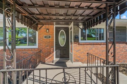 199 Travis Dr, Pittsburgh, PA 15236-2903