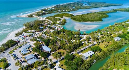 2629 Coconut Dr, Sanibel FL  33957-2005 exterior