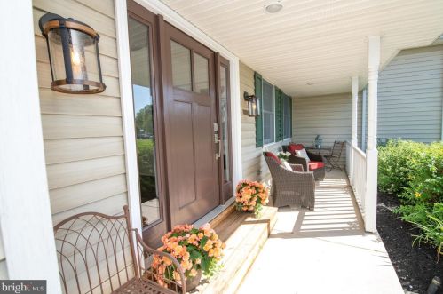 156 Whitney Ln, Southampton PA  18954-1080 exterior